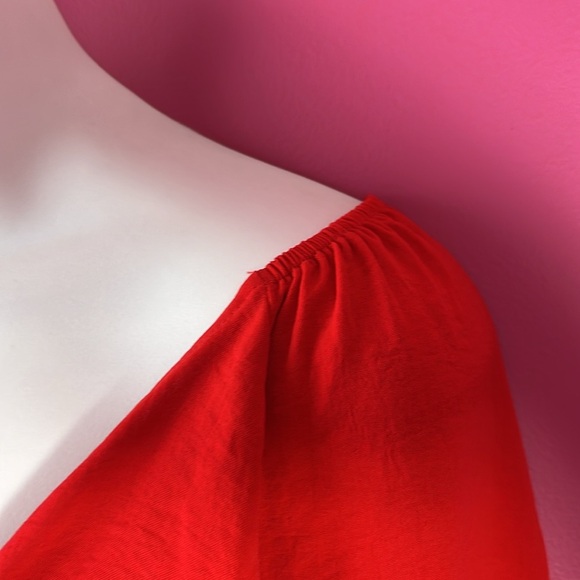 Gorgeous red 4 season romper - Picture 9 of 9